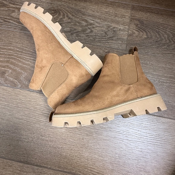 Chinese Laundry Piper Suede Boots Tan Size 7 Pull-On Booties Summer Fall Boho - Picture 6 of 9